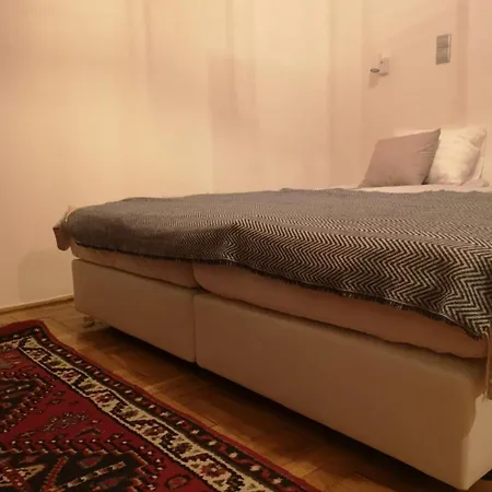 Up-art Center, Palace District Apartamento *