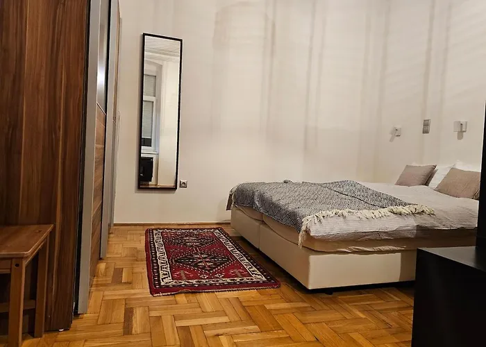 Up-art Center, Palace District Апартаменты